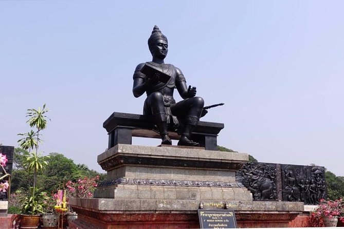 1 Day Sukhothai Historical Park from Chiang Mai Private Tour - Food During a Long Day: Lunch Help and Snack-Friendly Service