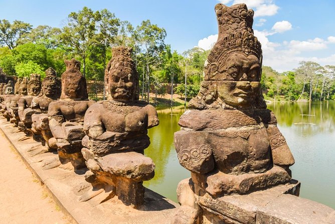 2-Day Angkor Wat Tour from Bangkok - Day 1 in Siem Reap: Tonlé Sap floating village by private boat