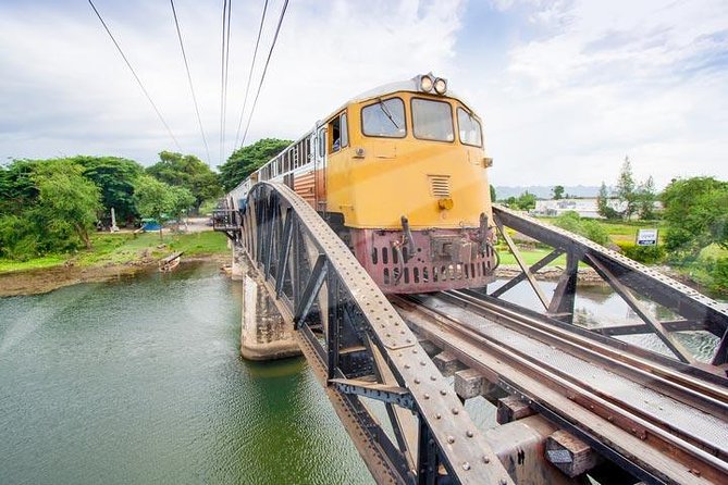2-Day River Kwai and Kanchanaburi Tour from Bangkok - First stop: Kanchanaburi cemetery and the WWII context