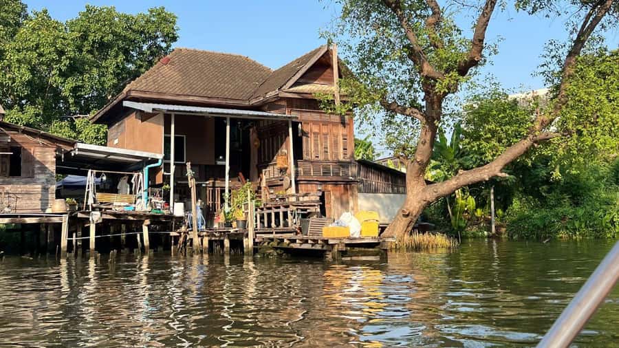 2 Hrs Private Bangkok Canals Tour by Long-Tail Boat - Guided - Meeting point at Wat Mai Yai Nui: easy if you use BTS correctly