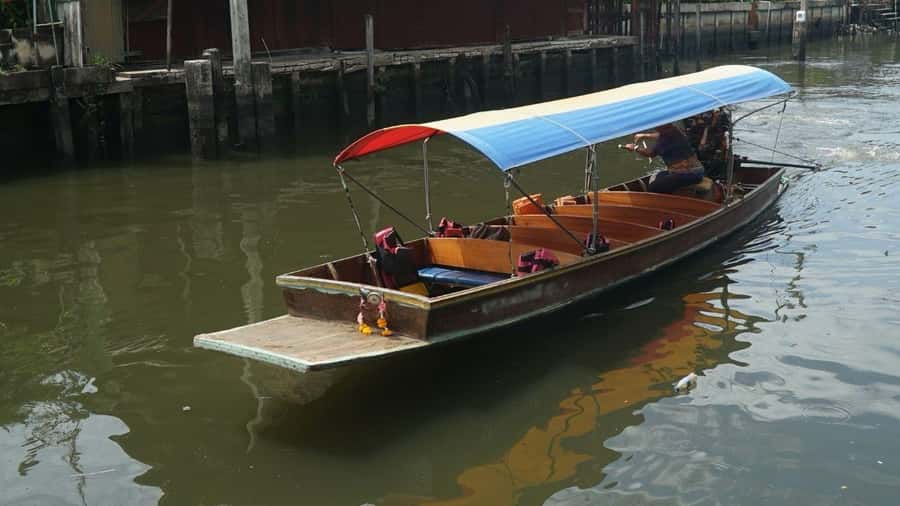 3 Hrs Private boat Tour Bangkok Floating Market by Flat Boat - Price and value: $176 per group for 3 hours (what that really means)