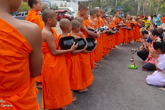 4 highlights: Sticky Waterfall/Elephants/local market /Wat Banden - Lunch and the pacing: about 5 hours on tour, then you’re free