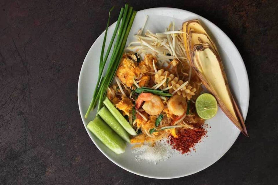 4-Hour Traditional Thai Cooking Class in Khaolak - Hotel pickup, a short ride, then the kitchen move by tuk-tuk