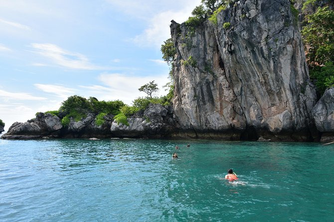 4 Island Speed Boat Adventure from Krabi - Koh Poda Island picnic lunch: the calmer pause in the middle of the day