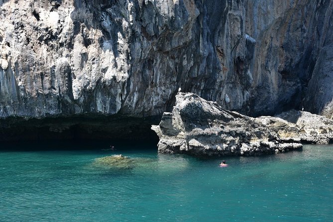 4 Island Tour to Emerald Cave by Longtail Boat from Koh Lanta - Ko Ngai lunch on the beach: Massaman curry with a view