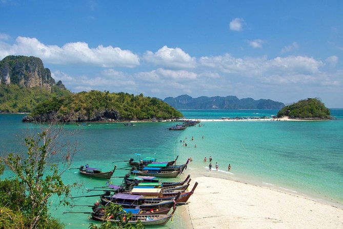 4 Islands Full-day Tour from Krabi with Tub, Chicken, Poda Island & Phra Nang - Chicken Island (Koh Kai) at lunch time: good food, short beach window
