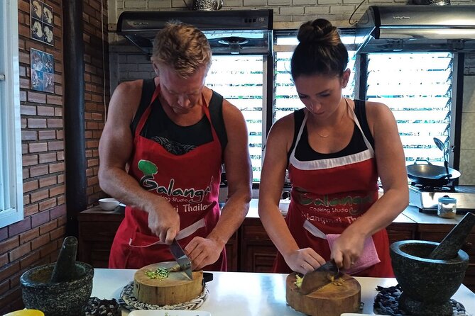 5 Hour Morning Thai Cooking Course - Hotel pickup, the studio, and how logistics stay easy