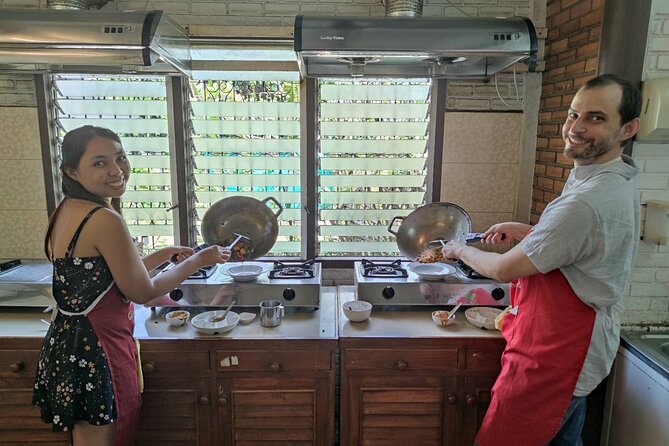 5 Hour Morning Thai Cooking Course - How the class stays beginner-friendly (without insulting experienced cooks)