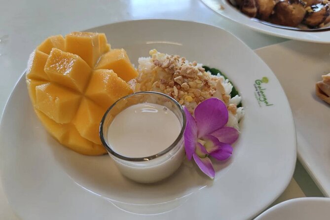 5 Hour Morning Thai Cooking Course - The market and the organic garden: where the real learning begins