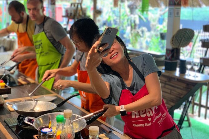 6-Hour Akha Tribe Culture and Cooking Class in Chiang Mai - Market visit in Chiang Mai: shopping like locals, not tourists