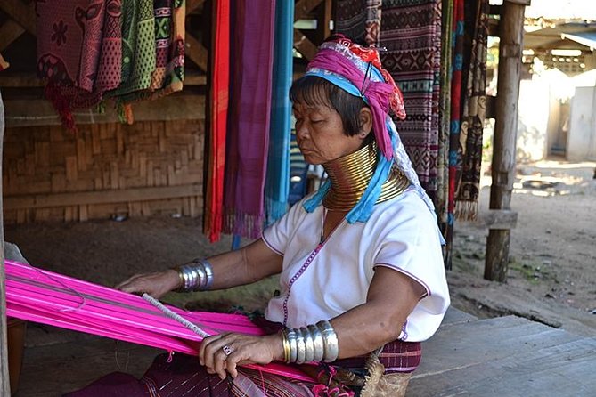 7 Days Trip Discover Northern Thailand - Day 4: Fish Cave, Lod Cave, and Mae Yen sunset scenery