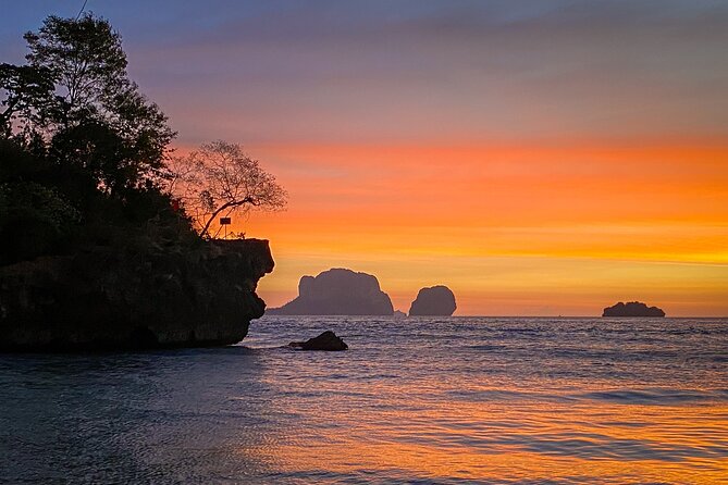 7 Island sunset tour by Speedboat | Catamaran plus BBQ & Plankton - Chicken Island: chicken-head limestone and a practical snorkeling window