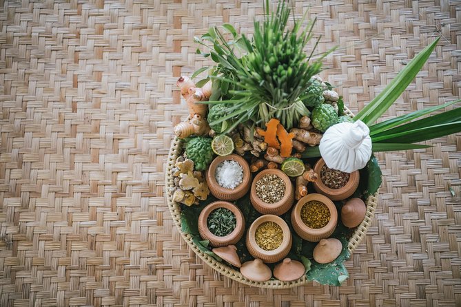 90 mins of Relaxing Foot and Back with thai balm or Oil - Thai balm or oil: getting relief for feet and back