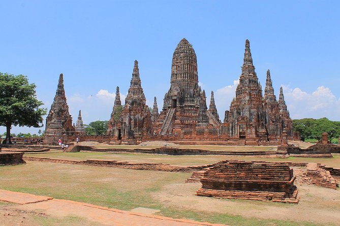 A Day in Ayutthaya: Private 5 UNESCO Temples Tour From Bangkok - Wat Lokayasutharam: The Reclining Buddha Facing East