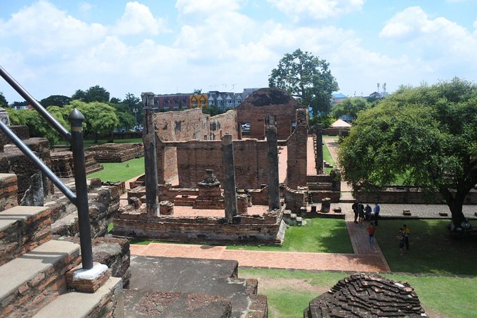 A Day in Ayutthaya: Private 5 UNESCO Temples Tour From Bangkok - Wat Ratchaburana: The 1957 Looting and a Temple’s Resilience