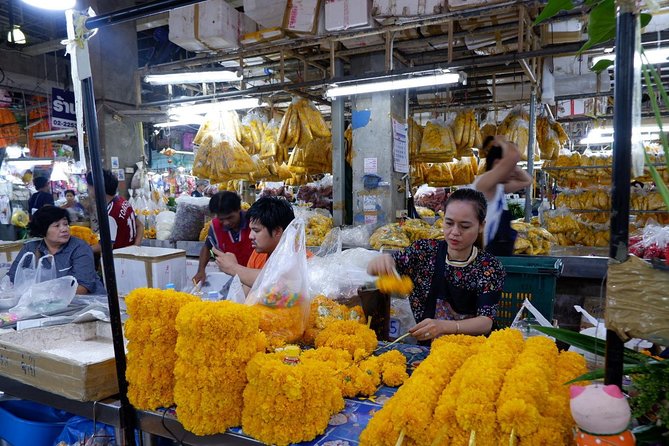 A night at the market - Pak Khlong Flower Talat Original: Bangkok’s flower world at night