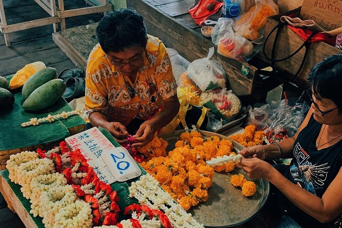 A night at the market - Old Town dinner: a long-running Thai comfort-food stop