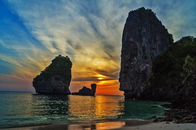 All Inclusive Full-Day Tour Phi Phi Islands from Phuket - Stop 5: Phi Leh Lagoon (Ko Phi Phi Lee) and the green-water swim slot