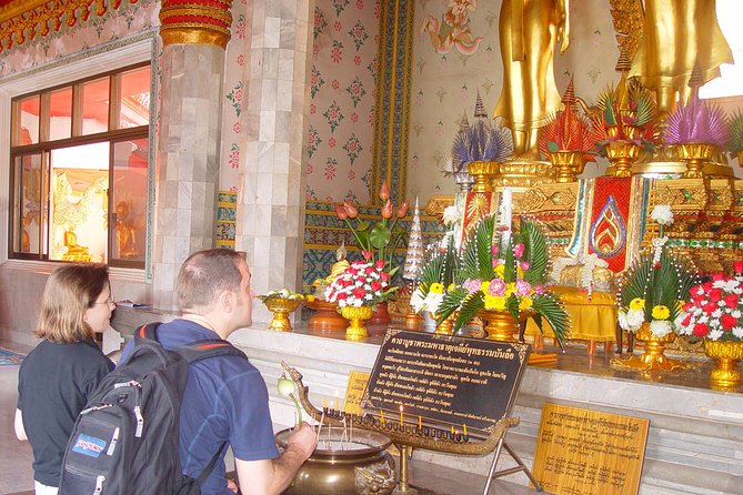 Amazing 3 Temples - Manisii Maha Tat Temple: Por Than Klai’s Black Statue and a Possible Blessing