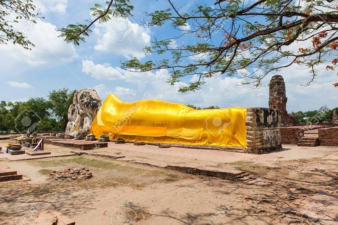 Amazing Ayutthaya Day Trip from Bangkok - Wat Mahathat: Great Relics at the center of Ayutthaya
