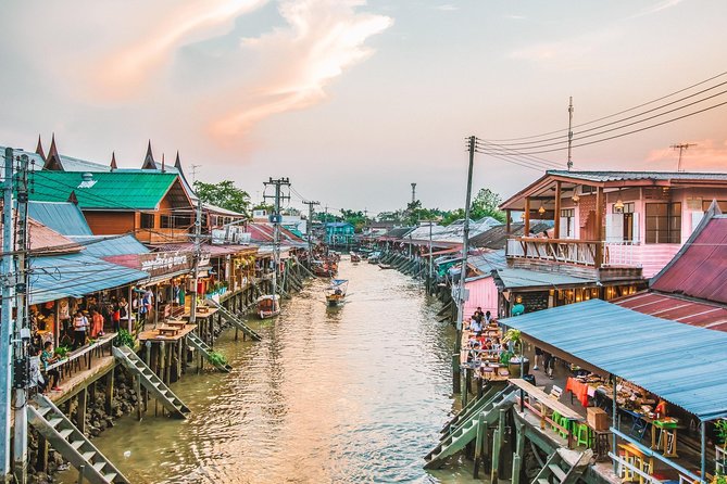 Amphawa Floating & Maeklong Railway Train Market (Small Group) - Maeklong Railway Market: watching the track turn into a market