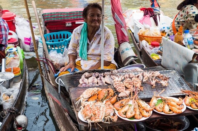 Amphawa Floating Market and Maeklong Train Market Tour - Maeklong Railway Market: Hoop Rom Market and the train-through-it moment