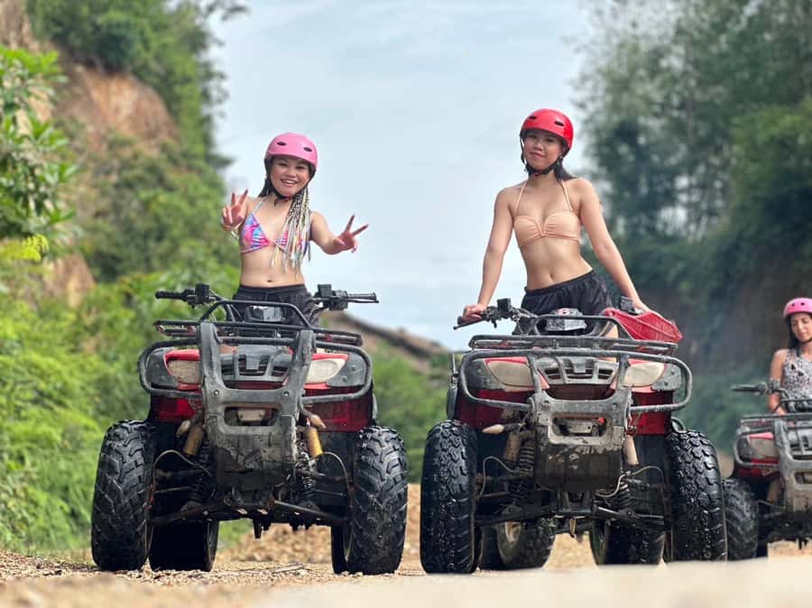 ATV adventure and shooting range - The range extras: baby cats and quick photo moments