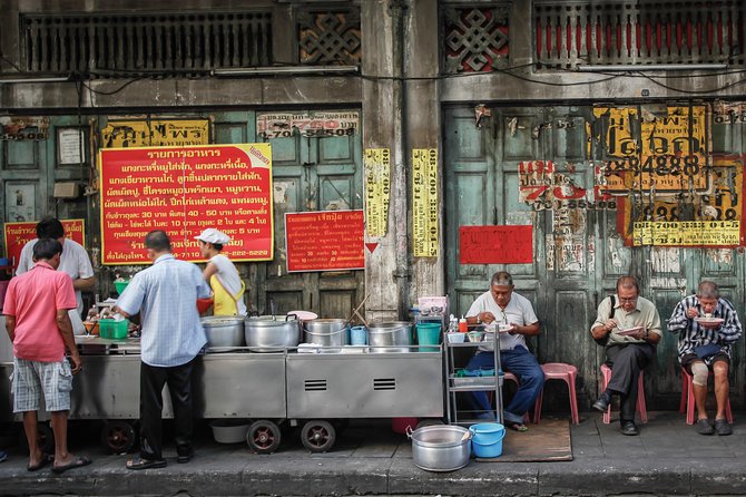 Authentic Street Food Tour in China Town Bangkok - Optional bar stop at the end: plan your drink budget