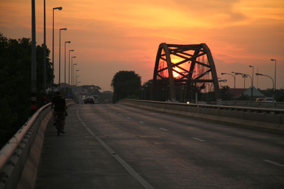 Ayutthaya: 3-Hour Sunset Ride Bike Excursion - Entering Ayutthaya Historical Park by bicycle, not by bus