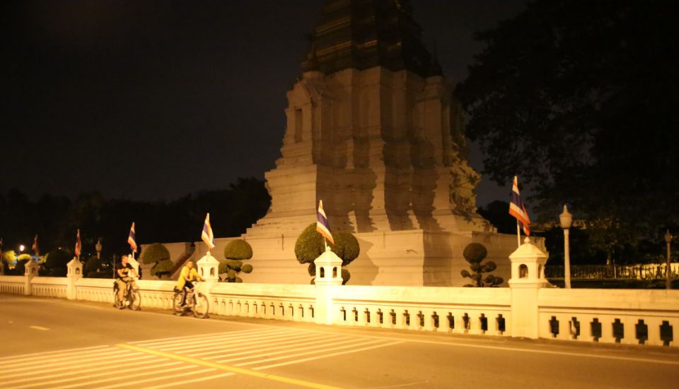 Ayutthaya: 3-Hour Sunset Ride Bike Excursion - Chao Phrom Market to Bang Ian Night Market: local food before temples