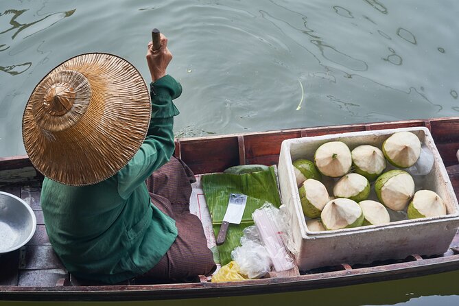 Ayutthaya Bicycle Hike & ATV to Top Attractions & Floating Market - Ayothaya Floating Market: Short Visit, Smart Browsing