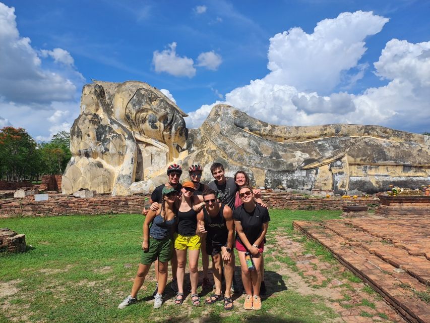 Ayutthaya City and Historical Park Bike Tour - Chao Phrom Market: amulets, food stalls, and practical browsing