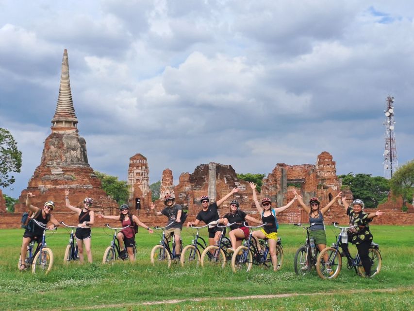 Ayutthaya City and Historical Park Bike Tour - Wat Mahathat: the Buddha statue famous for its roots