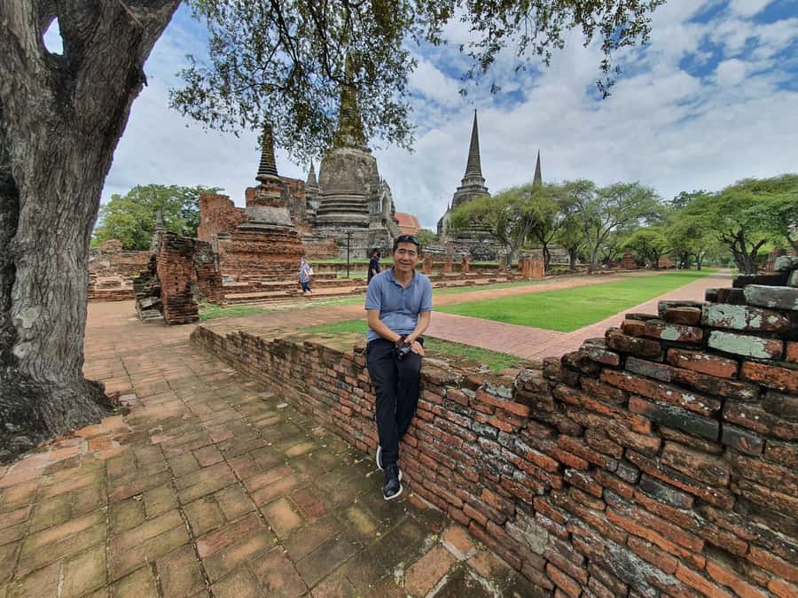 Ayutthaya Day Tour: Ancient Trade Route Temples River Cruise - Lunch in Ayutthaya: grilled river prawns and a real local dessert