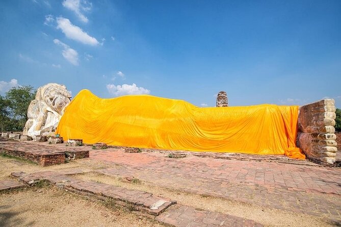 Ayutthaya Funky Frogy Tuk Tuk Experience With Famous Temple - Wat Phra Sri Sanphet: postcard pagodas you can match to your photos