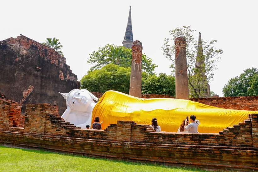 Ayutthaya One Day: Famous Temples & Bang Pa-In Palace Tour - Central Ayutthaya break: where you decide your day