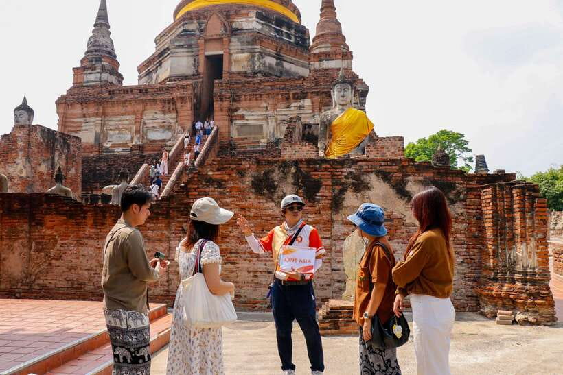 Ayutthaya One Day: Famous Temples & Bang Pa-In Palace Tour - Wat Chaiwatthanaram: Khmer-style prang and bas-relief details
