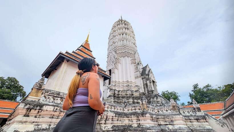 Ayutthaya: Private Boat Tour with Optional Temple Visits - Wat Phutthaisawan: the reclining Buddha stop