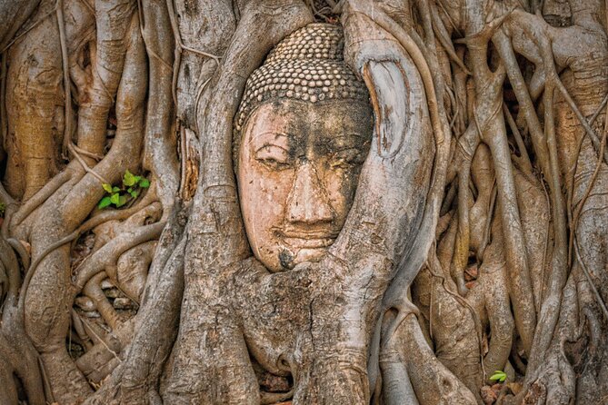 Ayutthaya Sunset Join Tour, Boat Ride, Famous Spot & Local Market - Wat Yai Chaya Mongkol: The Prang Tower You Can Spot From a Distance