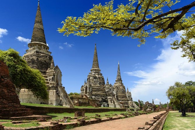 Ayutthaya Temples and Ayothaya Floating Market From Bangkok - The meeting point grind: how to make the start time work