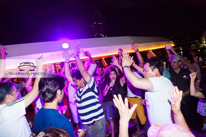 Bangkok: 2-Hour Dinner Cruise on the Chao Phraya Princess - Live Music and the Onboard Vibe (80s/90s Hits)