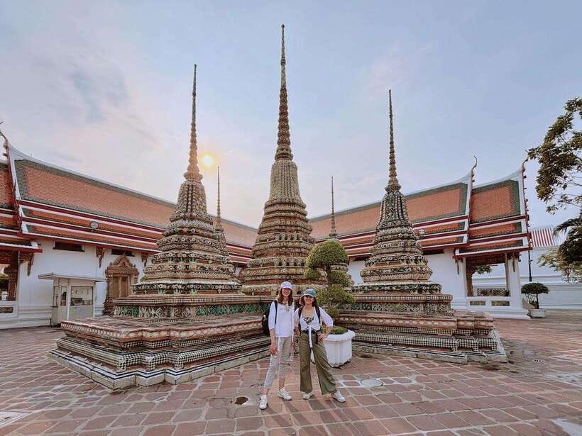 Bangkok: 2 Hours Grand Palace & Wat Pho Private Tour - Wat Phra Kaew inside the Grand Palace: what to expect in 60 minutes