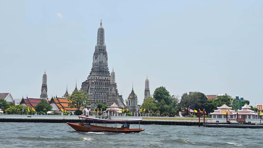 Bangkok 3-Major Royal Temples Walking Tour - Wat Arun by ferry: riverside prang views and steep-step payoff