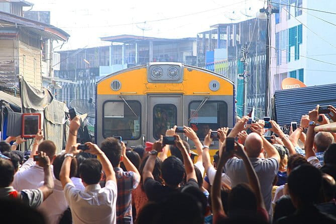 Bangkok: A 4 Hours Tuk Tuk Sightseeing Tour At Iconic Landmarks - Tuk tuk + ferry: how the route stays efficient