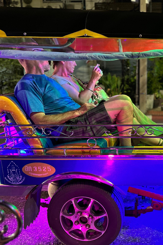 Bangkok: A 4 Hours Tuk Tuk Sightseeing Tour Iconic Landmarks - Grand Palace after sunset: dramatic lighting, tighter viewing time