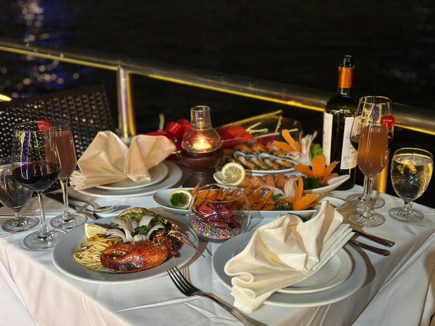 Bangkok: Alangka Chao Phraya River Dinner Cruise - The live show: why the performance is the best part