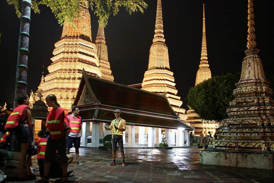 Bangkok at Sunset 5-Hour Bike Tour - A Chinese pagoda by the river: small details, big atmosphere