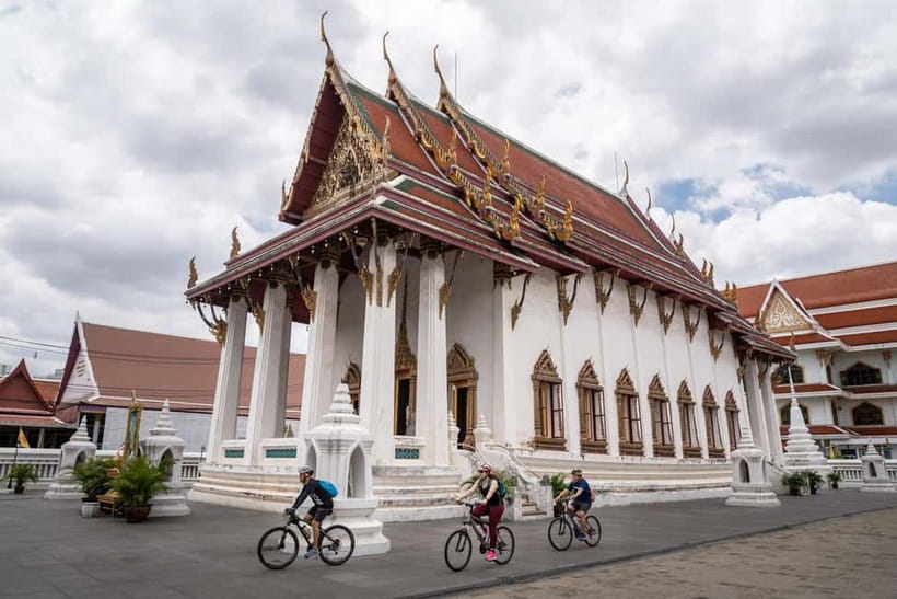 Bangkok: Backstreets and Historic Temples Bike Tour - Bangkok on Two Wheels: what this tour is really good at