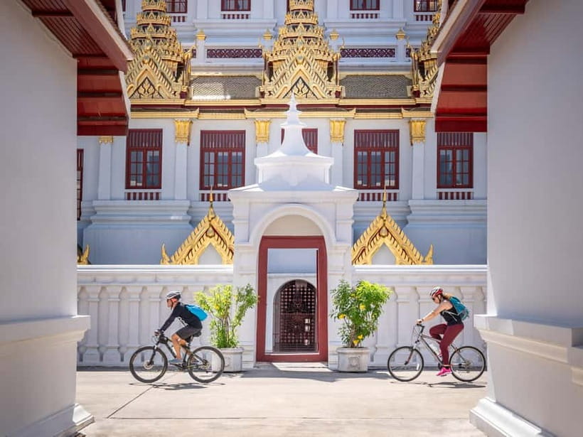 Bangkok: Backstreets and Historic Temples Bike Tour - Off Khaosan Road and Into Narrow Lanes: the Bangkok most people miss