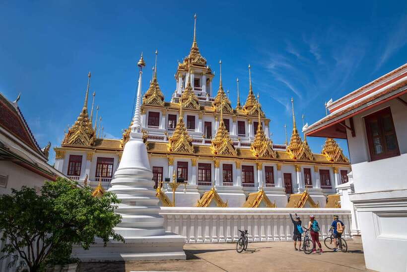 Bangkok: Backstreets and Historic Temples Bike Tour - Wat Suthat and the Giant Swing: iconic, but explained in context
